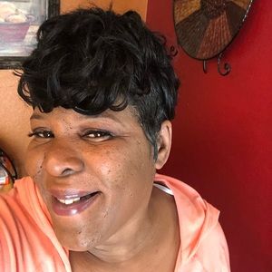 Meet your Posher, Angela